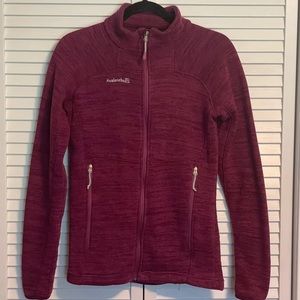 Avalanche 83520, women’s burgundy fleece zip up small jacket.